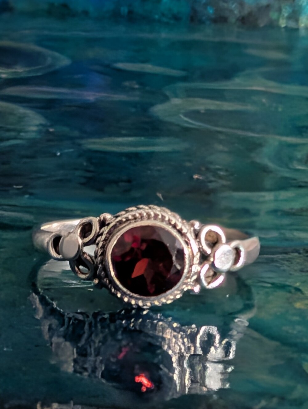 π Artisan 925 Solid Sterling Silver Ring Genuine Red Garnet Ring Size 9